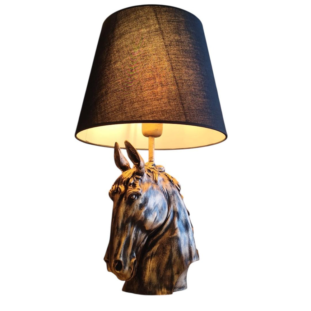 Дизайнерски Абажур С Бюст На Кон