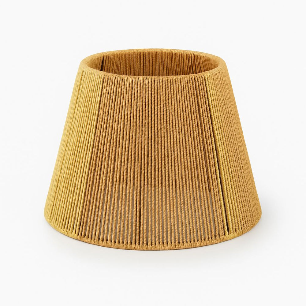 БохоТрип Мини – Ръчно плетена ратанова настолна лампа